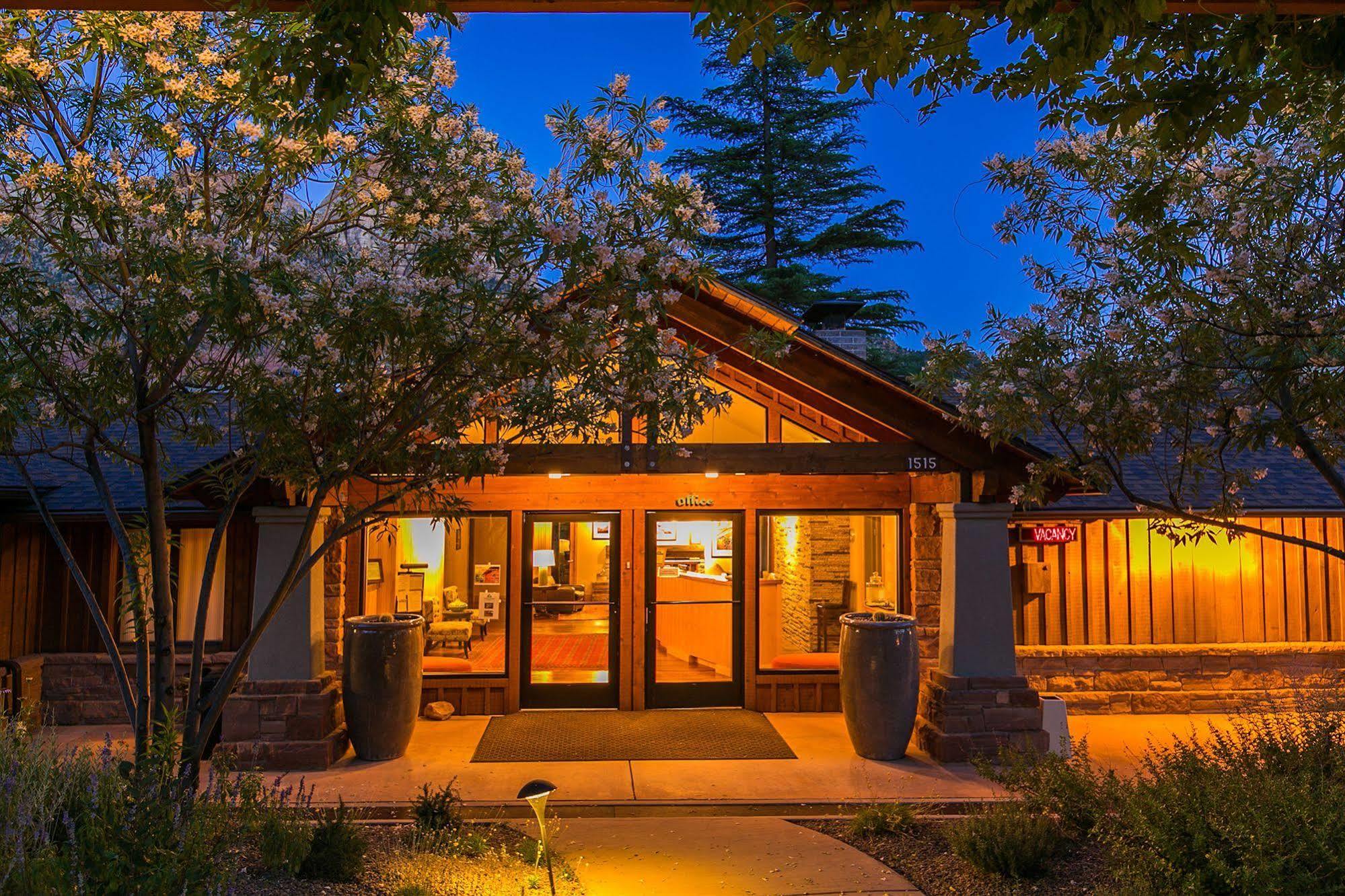 Driftwood Lodge Springdale Kültér fotó